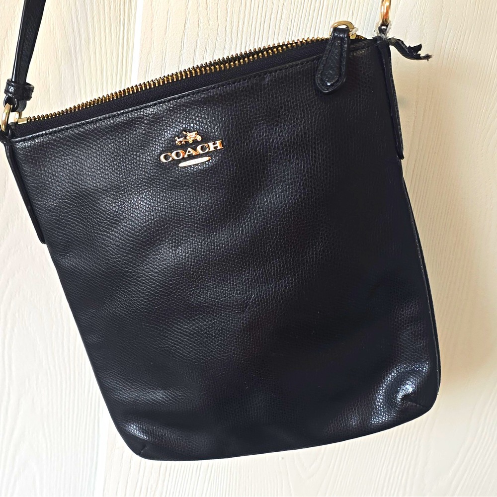 Coach Black Pebbled Crossbody Bag Zip Closure, Logo, Gold Hardware, Pockets